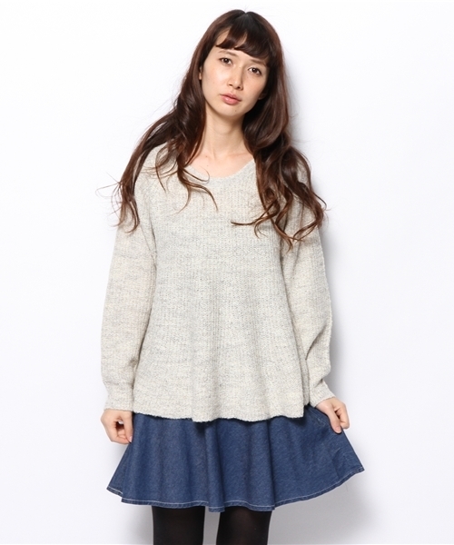 VIS（ビス）の「クルーネックフレアープルオーバー（ニット/セーター・レディース・オフホワイト/ベージュ/ネイビー/オレンジ・MEDIUM）」の2枚目の写真