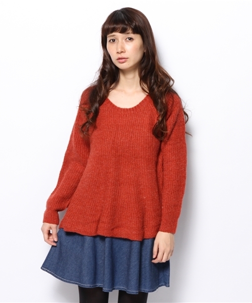 VIS（ビス）の「クルーネックフレアープルオーバー（ニット/セーター・レディース・オフホワイト/ベージュ/ネイビー/オレンジ・MEDIUM）」の4枚目の写真