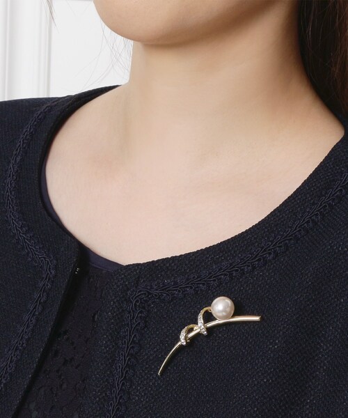 SHOO・LA・RUE（シューラルー）の「【セレモニー/ママスーツ/入卒】くるくるフェイクパールブローチ（ブローチ/コサージュ・レディース・ゴールド/シルバー/シルバー系/ゴールド系・00）」の7枚目の写真