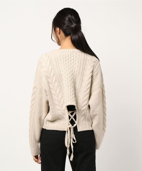 ENVYM（アンビー）の「バルキーケーブルバックレースＵＰＰＯ（ニット/セーター・レディース・ホワイト/ブラック/ベージュ・FREE）」の5枚目の写真