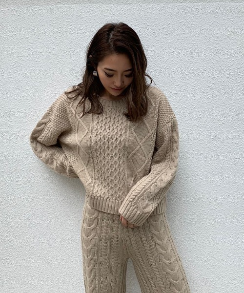 ENVYM（アンビー）の「バルキーケーブルバックレースＵＰＰＯ（ニット/セーター・レディース・ホワイト/ブラック/ベージュ・FREE）」の3枚目の写真