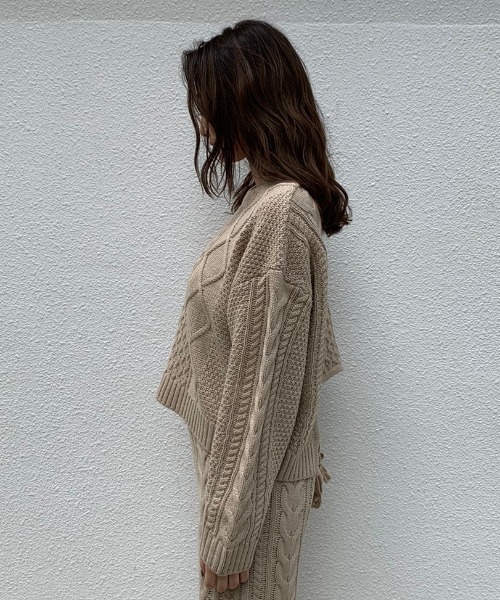 ENVYM（アンビー）の「バルキーケーブルバックレースＵＰＰＯ（ニット/セーター・レディース・ホワイト/ブラック/ベージュ・FREE）」の12枚目の写真