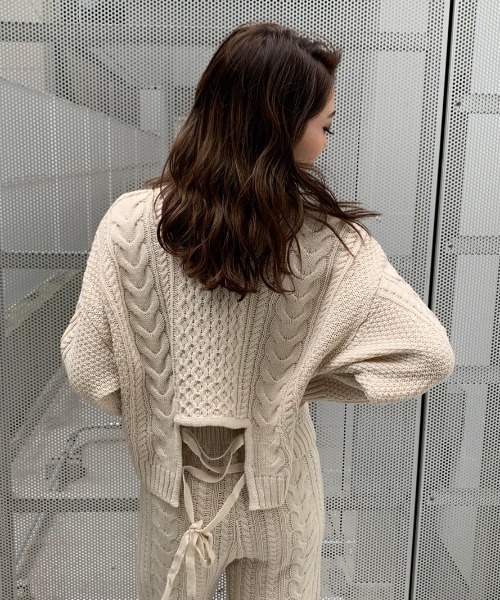 ENVYM（アンビー）の「バルキーケーブルバックレースＵＰＰＯ（ニット/セーター・レディース・ホワイト/ブラック/ベージュ・FREE）」の14枚目の写真