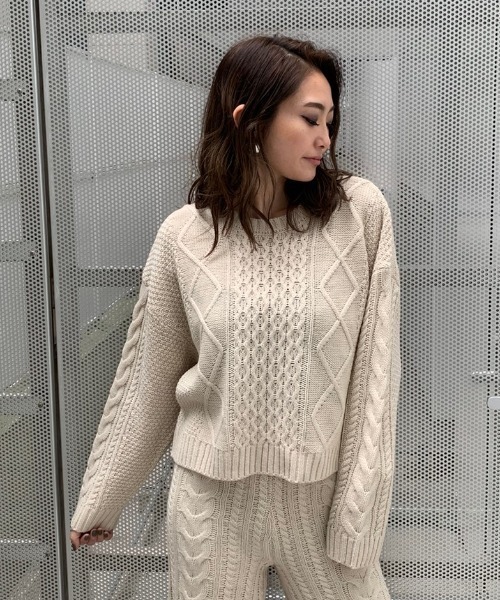 ENVYM（アンビー）の「バルキーケーブルバックレースＵＰＰＯ（ニット/セーター・レディース・ホワイト/ブラック/ベージュ・FREE）」の9枚目の写真