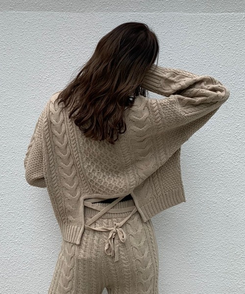 ENVYM（アンビー）の「バルキーケーブルバックレースＵＰＰＯ（ニット/セーター・レディース・ホワイト/ブラック/ベージュ・FREE）」の15枚目の写真