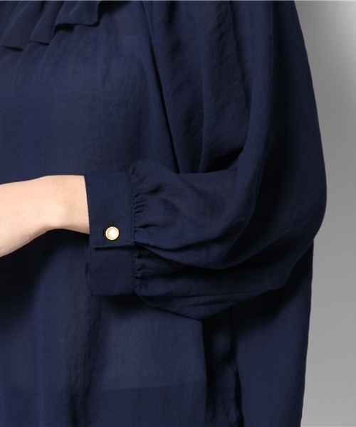 one after another NICE CLAUP（ワンアフターアナザーナイスクラップ）の「【ナイスクラップ】フリルドルマンＴ／Ｕ（シャツ/ブラウス・レディース・オフホワイト/ナチュラル/ネイビー・FREE）」の8枚目の写真