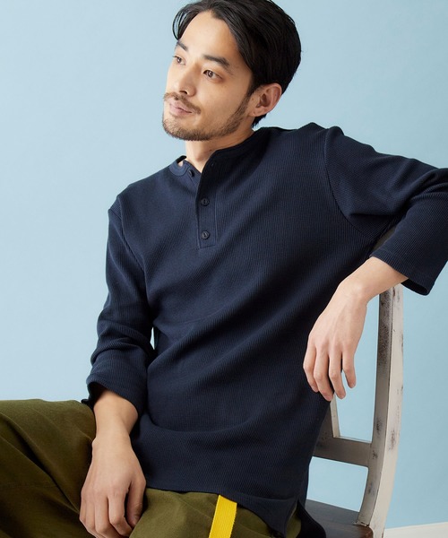 MONO-MART(モノマート)の「サーマル7分袖ワッフル編みヘンリーネックサイドスリットカットソー(Tシャツ/カットソー・メンズ・スモークピンク/チャコールグレー/ネイビー/ベージュ/ブラック/カーキ/ブラウン系その他/ブルーグリーン/アイボリー/ヘザーグレー/キャメル/パープル系その他/ブルー系その他・L/M/S/XL)」の8枚目の写真
