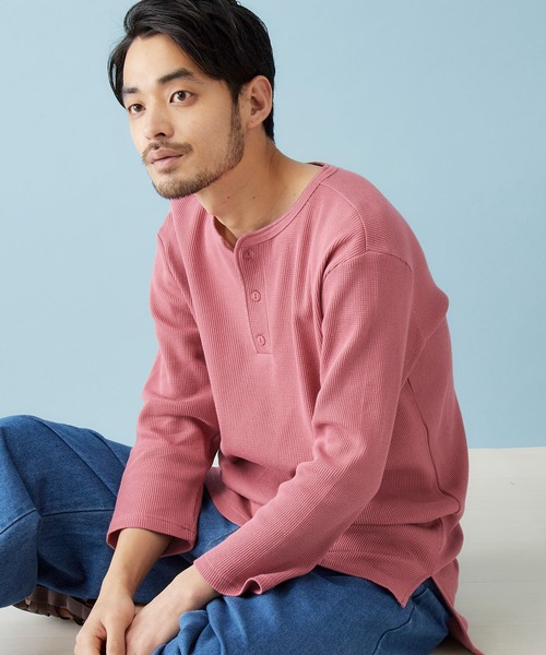 MONO-MART(モノマート)の「サーマル7分袖ワッフル編みヘンリーネックサイドスリットカットソー(Tシャツ/カットソー・メンズ・スモークピンク/チャコールグレー/ネイビー/ベージュ/ブラック/カーキ/ブラウン系その他/ブルーグリーン/アイボリー/ヘザーグレー/キャメル/パープル系その他/ブルー系その他・L/M/S/XL)」の13枚目の写真