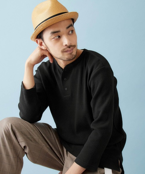 MONO-MART(モノマート)の「サーマル7分袖ワッフル編みヘンリーネックサイドスリットカットソー(Tシャツ/カットソー・メンズ・スモークピンク/チャコールグレー/ネイビー/ベージュ/ブラック/カーキ/ブラウン系その他/ブルーグリーン/アイボリー/ヘザーグレー/キャメル/パープル系その他/ブルー系その他・L/M/S/XL)」の3枚目の写真