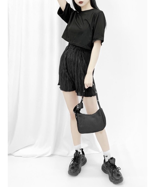 LVEU.（ラブユ.）の「Cropped T-shirt / クロップドTシャツ（Tシャツ/カットソー・レディース・ベージュ/ホワイト/ブラック/モカ/スミクロ・FREE）」の11枚目の写真