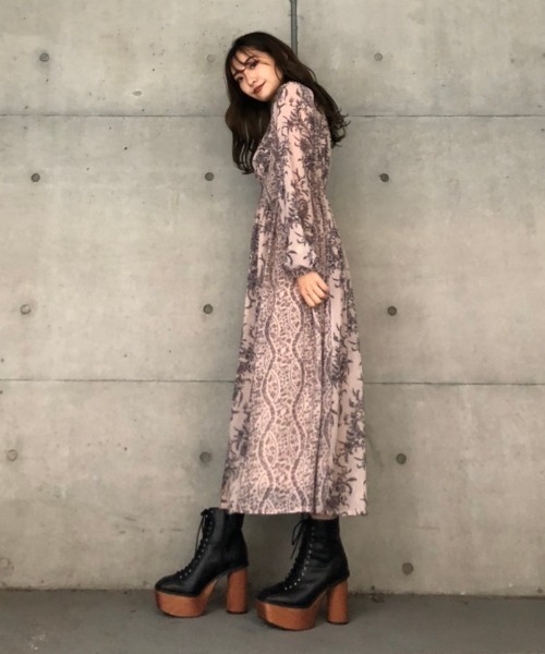 ENVYM（アンビー）の「ノーカラースウィッチングＯＰ（ワンピース・レディース・ベージュ/ブラック・FREE）」の15枚目の写真