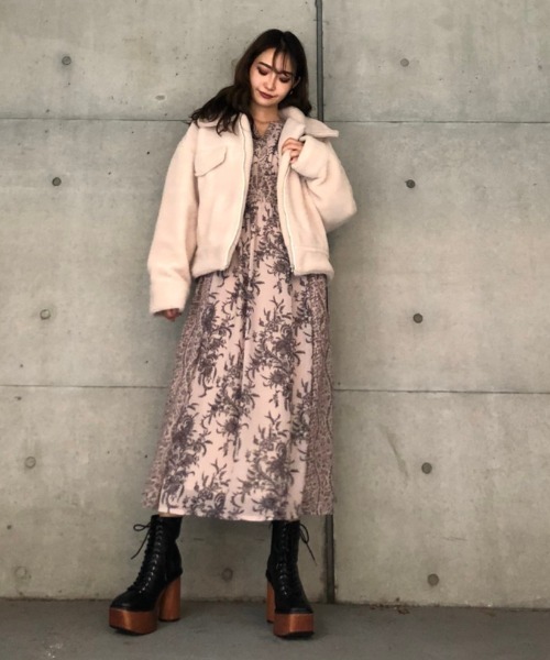 ENVYM（アンビー）の「ノーカラースウィッチングＯＰ（ワンピース・レディース・ベージュ/ブラック・FREE）」の17枚目の写真