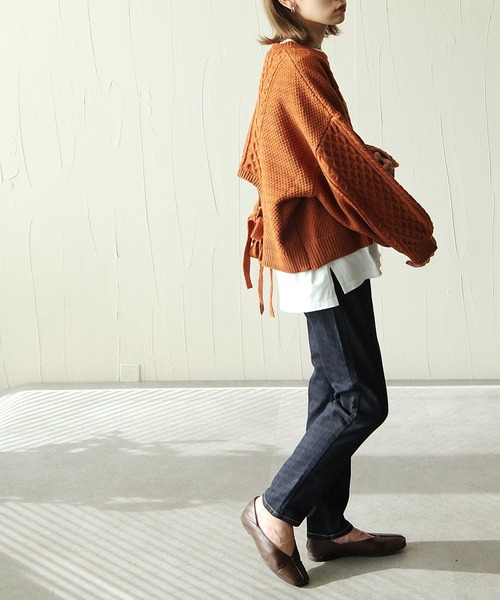 Chillfar（チルファー）の「ざっくり編みケーブルバックリボンセーター（ニット/セーター・レディース・ブラック/グレー/アイボリー/ベージュ/ブラウン/レンガ・LARGE/MEDIUM）」の13枚目の写真