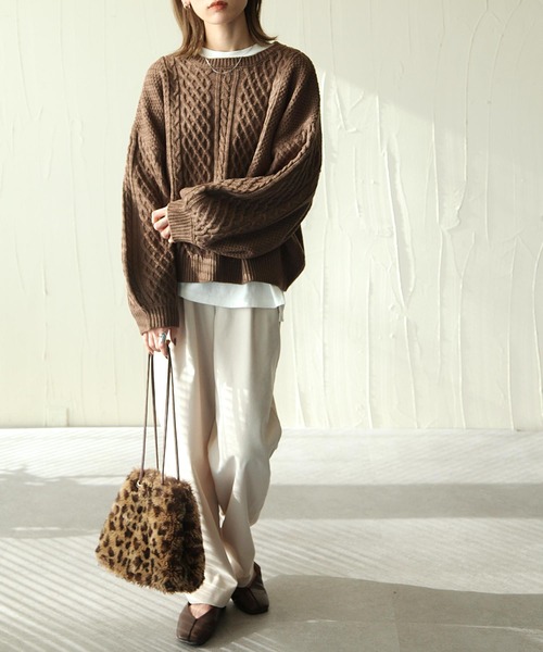 Chillfar（チルファー）の「ざっくり編みケーブルバックリボンセーター（ニット/セーター・レディース・ブラック/グレー/アイボリー/ベージュ/ブラウン/レンガ・LARGE/MEDIUM）」の18枚目の写真