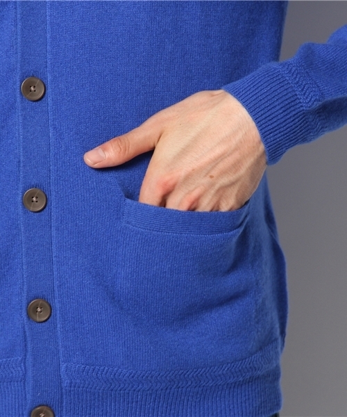 SHIPS（シップス）の「SC: 12ゲージ カシミヤ Vネック ニット/カーディガン（カーディガン/ボレロ・メンズ・グレー/ブルー/ネイビー/イエロー・SMALL/X-LARGE/LARGE/MEDIUM）」の12枚目の写真