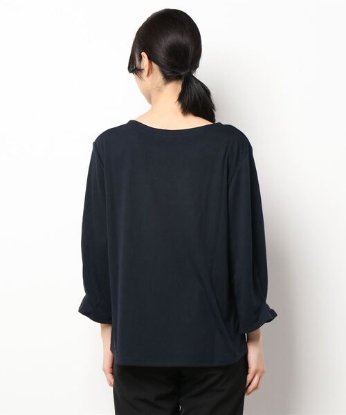 BELLUNA PLUS(ベルーナ)の「ポンチ素材袖タックプルオーバー(Tシャツ/カットソー・レディース・ネイビー/ホワイト×ブルー/ブラック系その他/ブルー系その他/ネイビー×ホワイト・MEDIUM/LARGE/X-LARGE)」の9枚目の写真