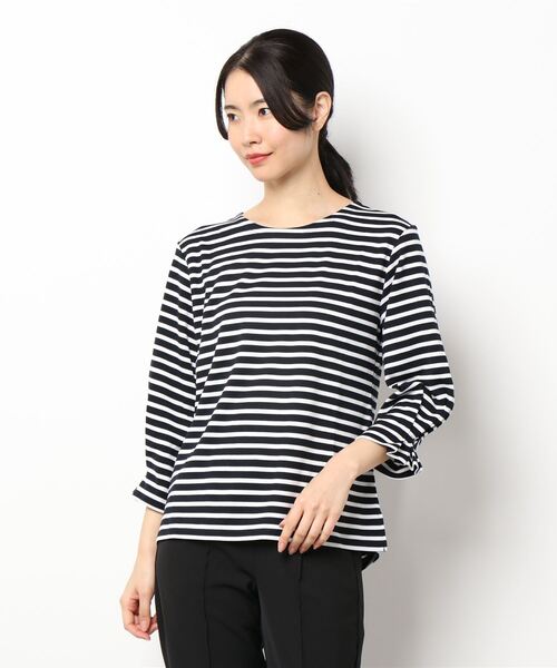 BELLUNA PLUS(ベルーナ)の「ポンチ素材袖タックプルオーバー(Tシャツ/カットソー・レディース・ネイビー/ホワイト×ブルー/ブラック系その他/ブルー系その他/ネイビー×ホワイト・MEDIUM/LARGE/X-LARGE)」の14枚目の写真