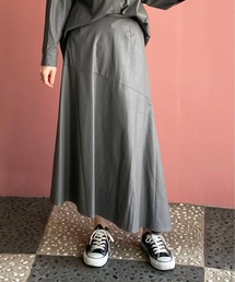レザーライクアシメスカート