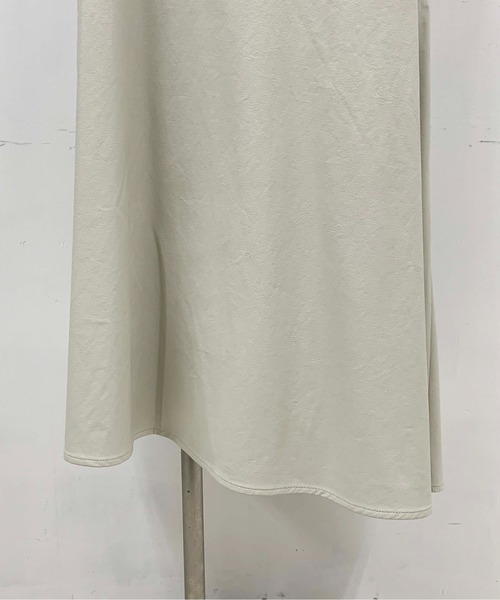 PICCIN（ピッチン）の「レザーライクアシメスカート（スカート・レディース・チャコールグレー/グレイッシュベージュ・M/L）」の18枚目の写真