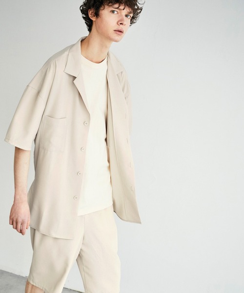 EMMA CLOTHES（エマクローズ）の「【セットアップ】ブライトポプリン ビッグシルエット ラペルCPOサイドスリットロング丈半袖シャツ＆1タックワイドショーツ（セットアップ・メンズ・ブラック/ベージュ/ライラック/グレイッシュベージュ/キナリ・FREE）」の3枚目の写真