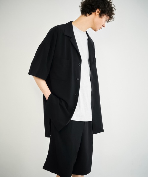 EMMA CLOTHES（エマクローズ）の「【セットアップ】ブライトポプリン ビッグシルエット ラペルCPOサイドスリットロング丈半袖シャツ＆1タックワイドショーツ（セットアップ・メンズ・ブラック/ベージュ/ライラック/グレイッシュベージュ/キナリ・FREE）」の4枚目の写真