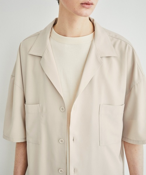 EMMA CLOTHES（エマクローズ）の「【セットアップ】ブライトポプリン ビッグシルエット ラペルCPOサイドスリットロング丈半袖シャツ＆1タックワイドショーツ（セットアップ・メンズ・ブラック/ベージュ/ライラック/グレイッシュベージュ/キナリ・FREE）」の9枚目の写真