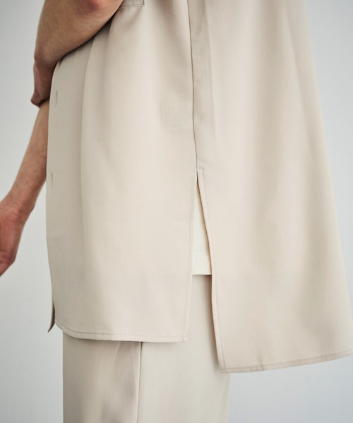 EMMA CLOTHES（エマクローズ）の「【セットアップ】ブライトポプリン ビッグシルエット ラペルCPOサイドスリットロング丈半袖シャツ＆1タックワイドショーツ（セットアップ・メンズ・ブラック/ベージュ/ライラック/グレイッシュベージュ/キナリ・FREE）」の11枚目の写真