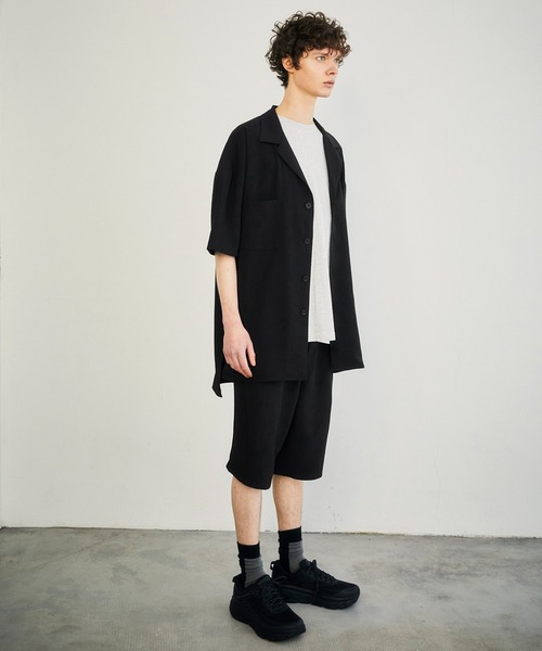 EMMA CLOTHES（エマクローズ）の「【セットアップ】ブライトポプリン ビッグシルエット ラペルCPOサイドスリットロング丈半袖シャツ＆1タックワイドショーツ（セットアップ・メンズ・ブラック/ベージュ/ライラック/グレイッシュベージュ/キナリ・FREE）」の12枚目の写真