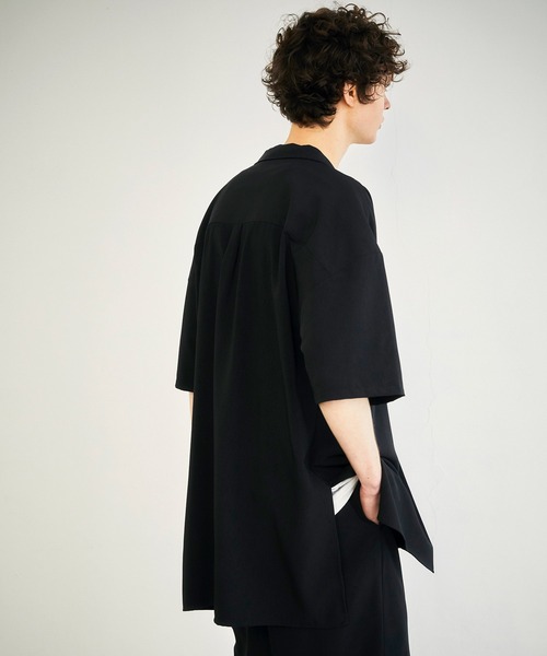 EMMA CLOTHES（エマクローズ）の「【セットアップ】ブライトポプリン ビッグシルエット ラペルCPOサイドスリットロング丈半袖シャツ＆1タックワイドショーツ（セットアップ・メンズ・ブラック/ベージュ/ライラック/グレイッシュベージュ/キナリ・FREE）」の15枚目の写真