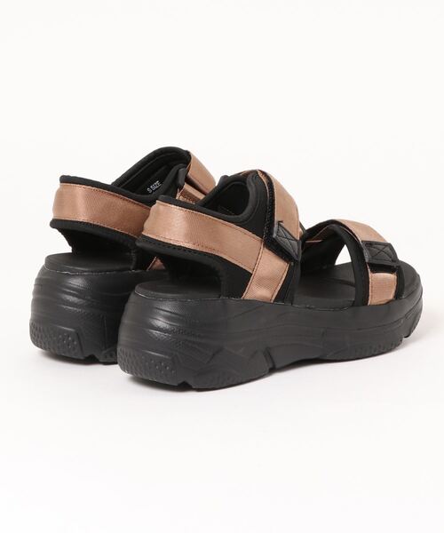 Fabby fabby（ファビィーファビィー）の「2ベルト厚底スポーツサンダル（サンダル・レディース・ブラック/ベージュ/オレンジ/ホワイト×ブラック・MEDIUM/SMALL/LARGE/SS）」の5枚目の写真