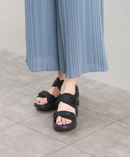 Fabby fabby（ファビィーファビィー）の「2ベルト厚底スポーツサンダル（サンダル・レディース・ブラック/ベージュ/オレンジ/ホワイト×ブラック・MEDIUM/SMALL/LARGE/SS）」の20枚目の写真