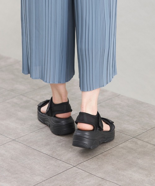 Fabby fabby（ファビィーファビィー）の「2ベルト厚底スポーツサンダル（サンダル・レディース・ブラック/ベージュ/オレンジ/ホワイト×ブラック・MEDIUM/SMALL/LARGE/SS）」の18枚目の写真