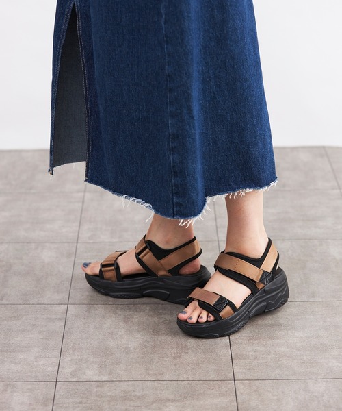 Fabby fabby（ファビィーファビィー）の「2ベルト厚底スポーツサンダル（サンダル・レディース・ブラック/ベージュ/オレンジ/ホワイト×ブラック・MEDIUM/SMALL/LARGE/SS）」の15枚目の写真