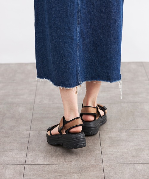 Fabby fabby（ファビィーファビィー）の「2ベルト厚底スポーツサンダル（サンダル・レディース・ブラック/ベージュ/オレンジ/ホワイト×ブラック・MEDIUM/SMALL/LARGE/SS）」の13枚目の写真