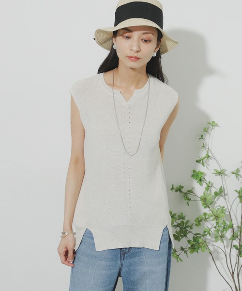 SENSE OF PLACE by URBAN RESEARCH（センスオブプレイスバイアーバンリサーチ）の「キーネックノースリーブトップ（ニット/セーター・レディース・ブラック/ベージュ/グリーン/ライトベージュ・ONE）」の11枚目の写真