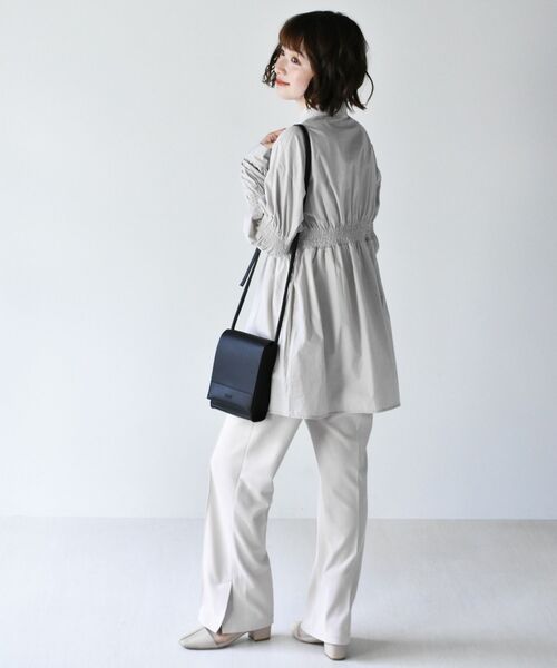 RETRO GIRL(レトロガール)の「型押しロゴミニショルダー(ショルダーバッグ・レディース・ブラック/オフホワイト/イエロー・FREE)」の4枚目の写真