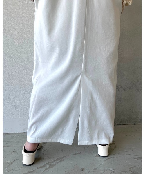 Solace（ソレイス）の「深Vネックベストワンピース（ワンピース・レディース・ブラック/アイボリー・FREE）」の11枚目の写真