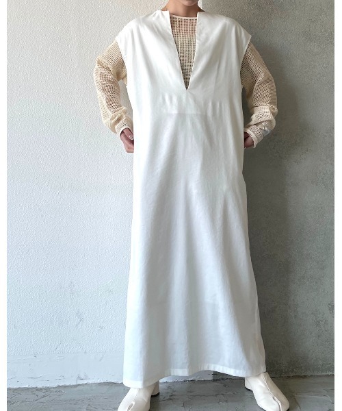 Solace（ソレイス）の「深Vネックベストワンピース（ワンピース・レディース・ブラック/アイボリー・FREE）」の3枚目の写真