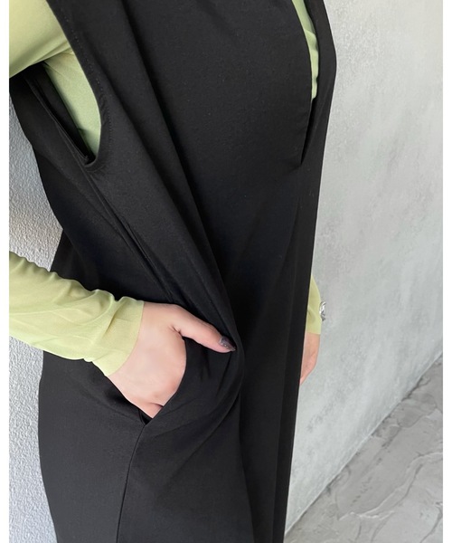 Solace（ソレイス）の「深Vネックベストワンピース（ワンピース・レディース・ブラック/アイボリー・FREE）」の22枚目の写真