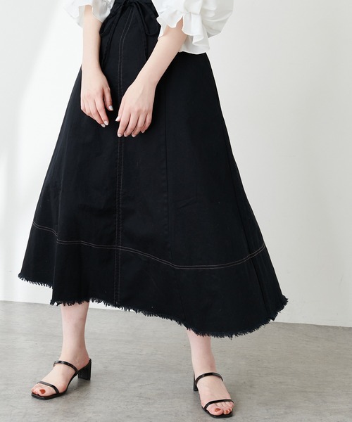 natural couture(ナチュラルクチュール)の「裾フリンジ配色ステッチジャンスカ(ワンピース・レディース・ブラック/ベージュ/インディゴブルー/アイボリー・FREE)」の12枚目の写真