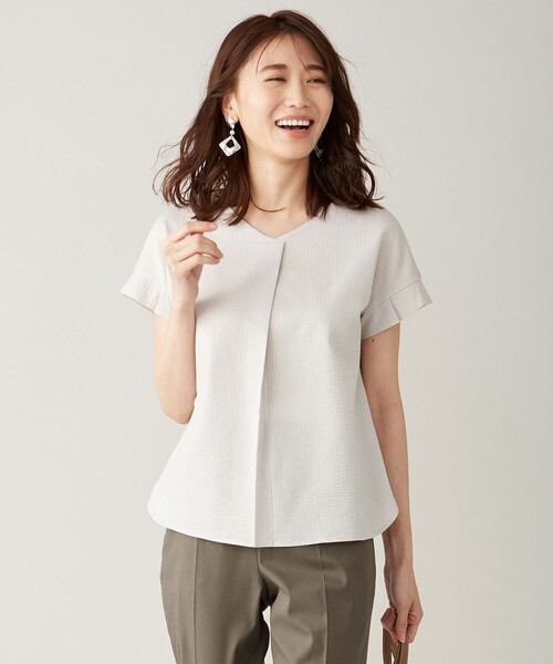 J.PRESS Ladies(J.プレス レディス)の「【抗菌防臭・吸水速乾】サッカージャージー Vネック カットソー(Tシャツ/カットソー・レディース・ホワイト系/ライトグレー系/ライトグレー系1/カーキ系1/ネイビー系1/スモーキーグリーン系・SMALL)」の4枚目の写真