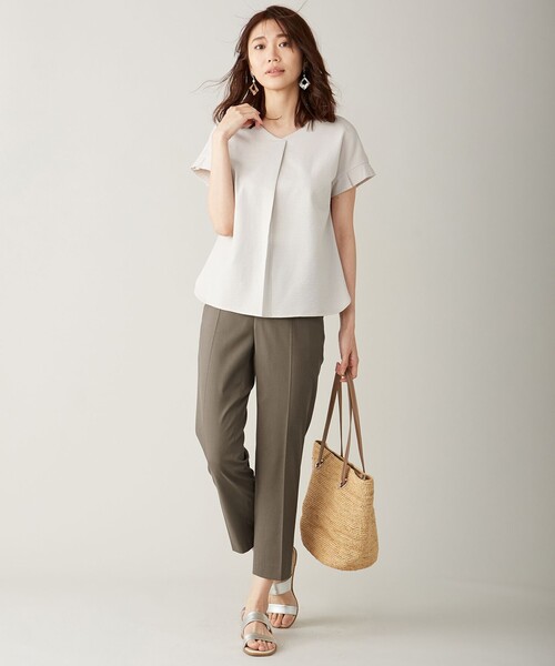 J.PRESS Ladies(J.プレス レディス)の「【抗菌防臭・吸水速乾】サッカージャージー Vネック カットソー(Tシャツ/カットソー・レディース・ホワイト系/ライトグレー系/ライトグレー系1/カーキ系1/ネイビー系1/スモーキーグリーン系・SMALL)」の10枚目の写真