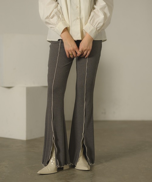 VRIA CHARME（バリアシャルム）の「リブメロウスリットフレアパンツ（その他パンツ・レディース・ライトグリーン/ブルー/ブラック/チャコールグレー・FREE）」の2枚目の写真