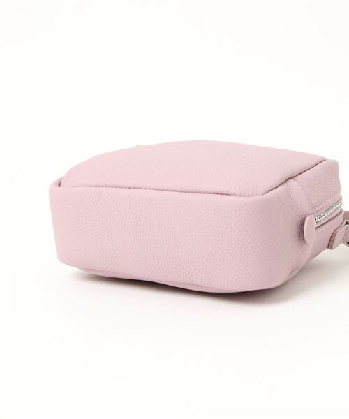 VitaFelice（ヴィータフェリーチェ）の「本牛革ミニスクエアショルダーバッグ（ショルダーバッグ・レディース・ブラック/ラベンダー/オフホワイト/サックスブルー/アッシュグレー/ワイン/プラム/グリーン/シルバー・FREE）」の13枚目の写真