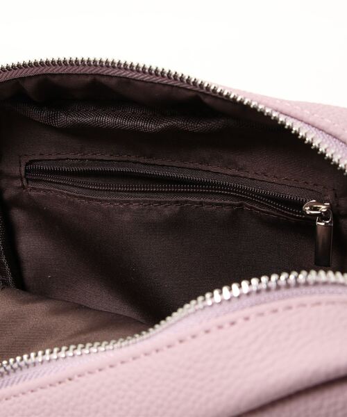 VitaFelice（ヴィータフェリーチェ）の「本牛革ミニスクエアショルダーバッグ（ショルダーバッグ・レディース・ブラック/ラベンダー/オフホワイト/サックスブルー/アッシュグレー/ワイン/プラム/グリーン/シルバー・FREE）」の15枚目の写真