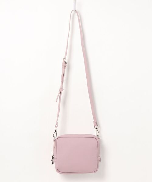 VitaFelice（ヴィータフェリーチェ）の「本牛革ミニスクエアショルダーバッグ（ショルダーバッグ・レディース・ブラック/ラベンダー/オフホワイト/サックスブルー/アッシュグレー/ワイン/プラム/グリーン/シルバー・FREE）」の16枚目の写真