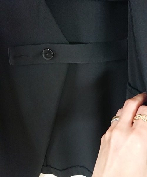 NEUNA（ヌナ）の「【ファッションインフルエンサーamoriaさん×neuna】セットアップスローブレスジャケット（ノーカラージャケット・レディース・ブラック/ベージュ/イエロー・FREE）」の15枚目の写真