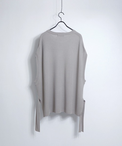 Confirm（コンファーム）の「Confirm / コンファーム サイドスリットオーバーニットベスト（ベスト・メンズ・ブラック/ベージュ/グレー/ミント・FREE）」の7枚目の写真