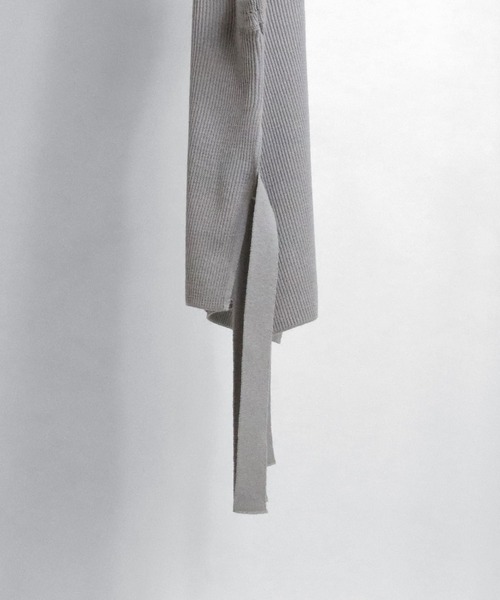 Confirm（コンファーム）の「Confirm / コンファーム サイドスリットオーバーニットベスト（ベスト・メンズ・ブラック/ベージュ/グレー/ミント・FREE）」の17枚目の写真