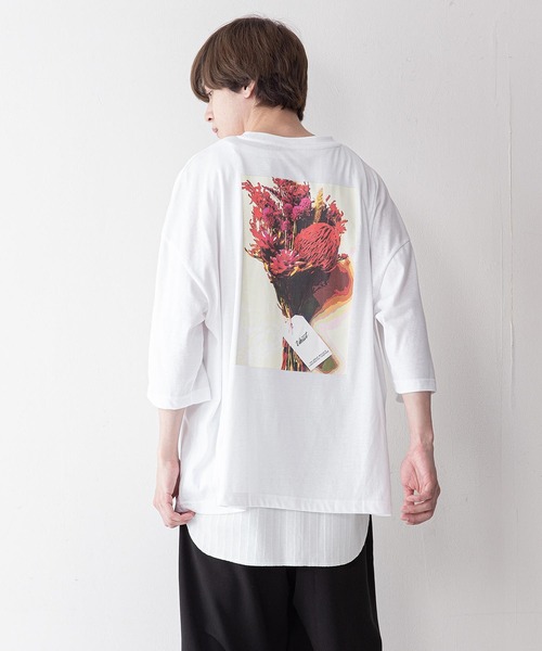 UNIIT(ユニット)の「【UNIIT】ドライフラワーバックプリントグラフィックルーズプリントTシャツ(Tシャツ/カットソー・メンズ・ホワイト/その他1/ブラック/ホワイト系その他/その他2/その他3/その他4/ブラック系その他・MEDIUM/LARGE)」の1枚目の写真